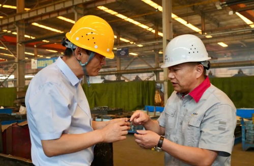 周晨調研裝備制造業 服務產業發展